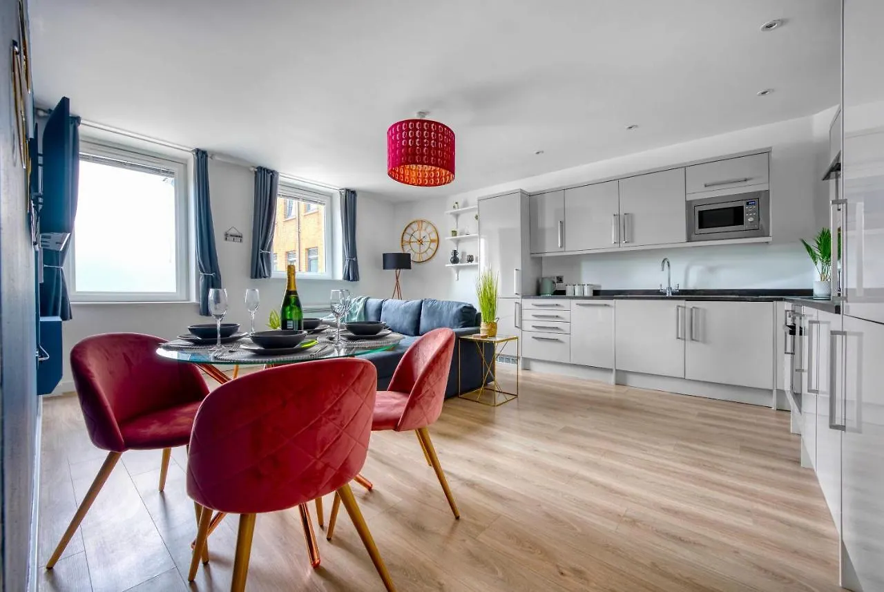 The Post House Two By Fortuna Property Gloucester Apartment